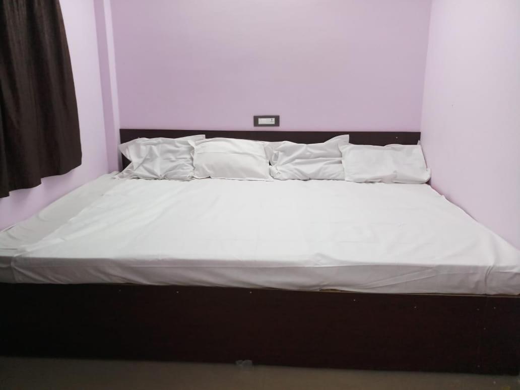 Sri Kousthubham Residency Hotell Tirupati Exteriör bild